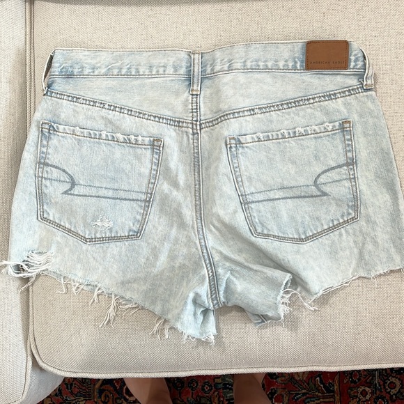 American Eagle High Rise Festival Midi Short - Light Wash, distressed - Picture 2 of 4